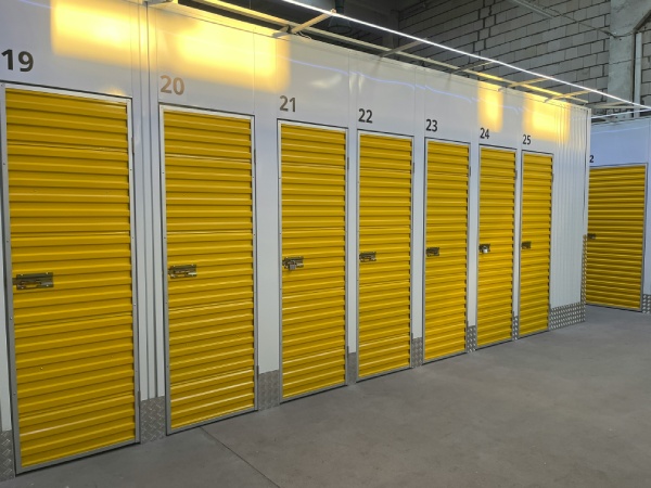 Circular storage hub