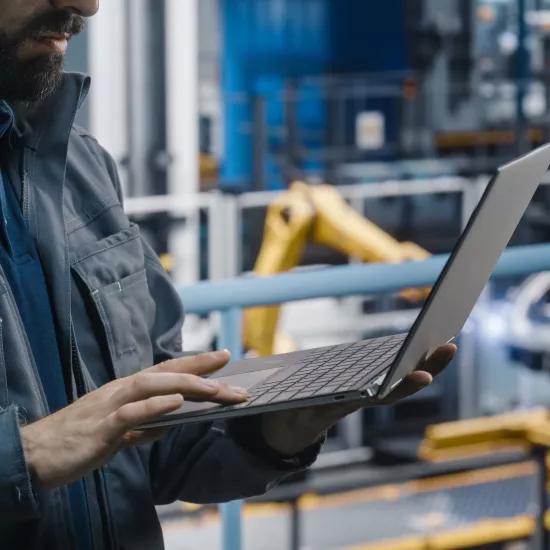 Cyberbeveiliging in de industrie: hoe reageert u effectief op de NIS2-richtlijn?