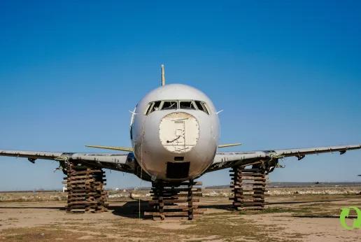 Wrecked airplane